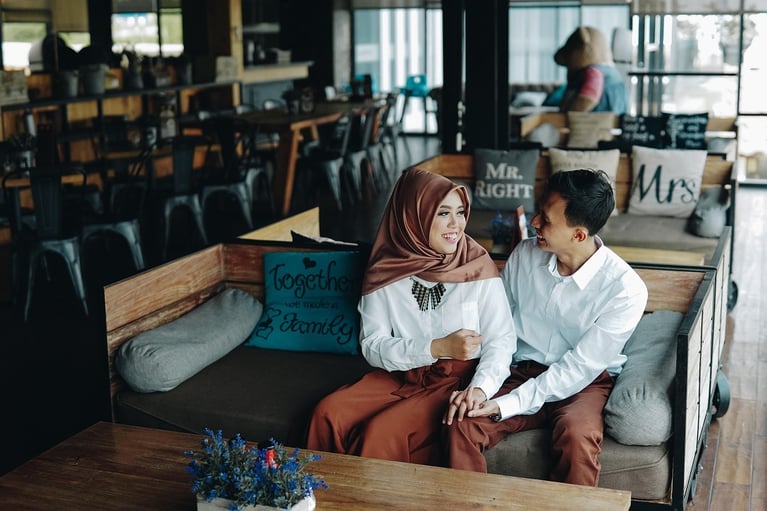 How Do People Communicate Romantic Interest? Clear Signs to Know